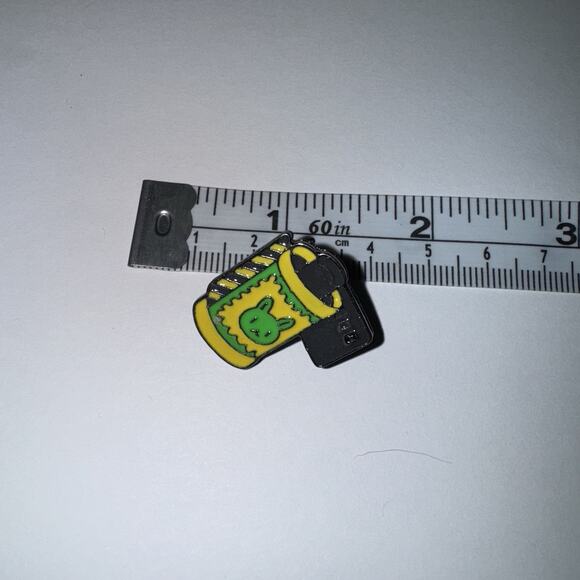 Camera Picture Film Polaroid Pin Brooch - Picture 1 of 2